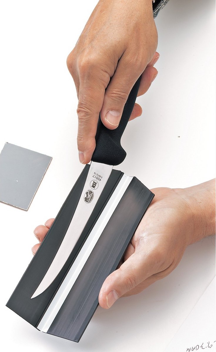 Victorinox - Pack of 3 Edge-Mag Universal Magnetic Blade Protector (Holds Blades Up To 12.5") - 7.0898.4